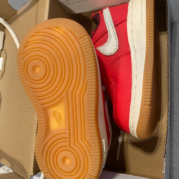COPY - Air Force 1 LV8 red toddler shoes Brand New - Picture 5 of 7